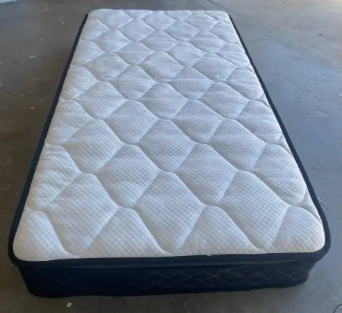 Twin Size Pillow Top Mattress Mint Condition. No Box Spring