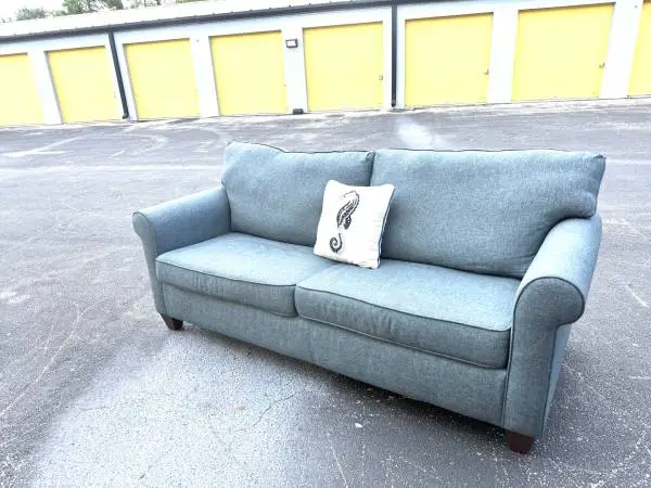 Stunning Upscale Robb & Stucky Coastal Queen Sleeper Sofa(Mattress Never Used)