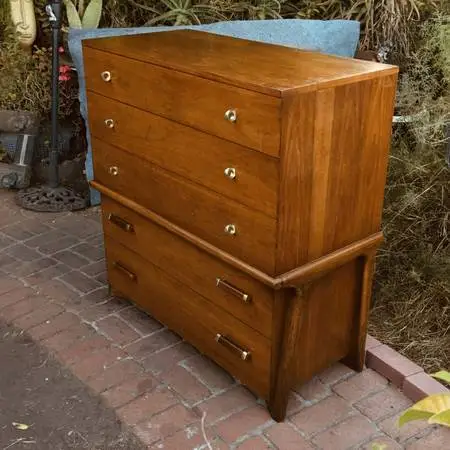 Sculptural Super MCM walnut 5dr Dresser
