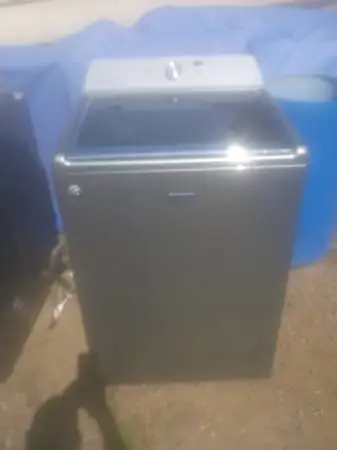 Nice newer Maytag super capacity washer