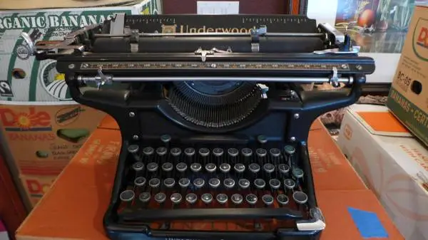 Vintage Underwood Typewriter