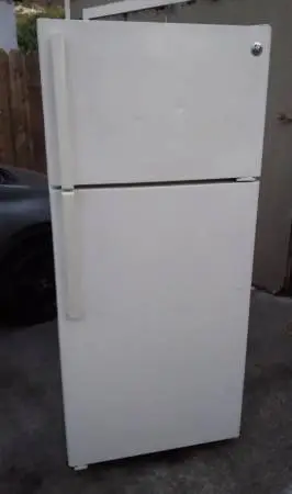 R1 G.E refrigerator for Sale with delivery and installation