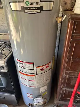 Gas water heater AO SMITH 40 gallons one (1) year guarantee