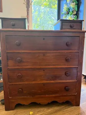Vintage wooden 4-drawer dresser with glove boxes