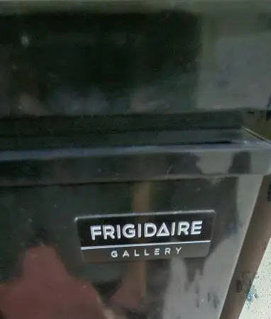 Frigidaire Chest freezer 7 cu . Like new
