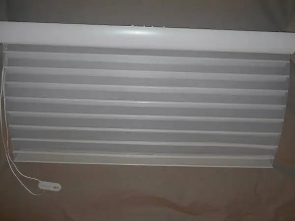 Hunter-Douglas window shade