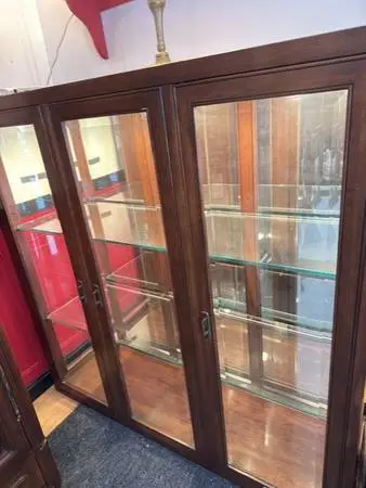 Lighted mirrored Curio China Display Cabinet REDUCED!