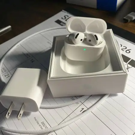 Apple AirPods 4
