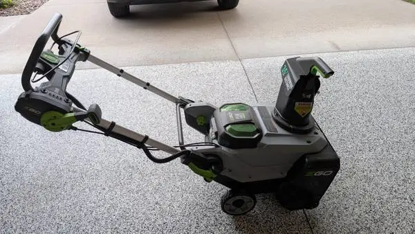ELECTRIC EGO 21” SNOW BLOWER TOOL ONLY (NO BATTERIES) $50