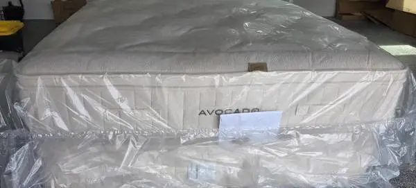 TWO 17” KING Avocado Luxury PLUSH TOP Organic Mattresses (I DELIVER)