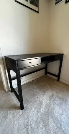 Desk with 2 drawers and center cubby
