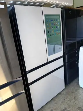 New ! Samsung white bespoke family hub refrigerator