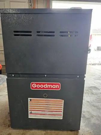 Like New - Goodman 80% AFUE 100,000 BTU 1 Stage Upflow/Horizontal Gas Furnace