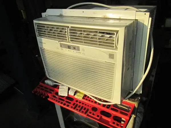 window ac unit Frigidaire