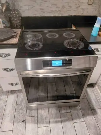 Frigidaire 30 Induction slide-in oven