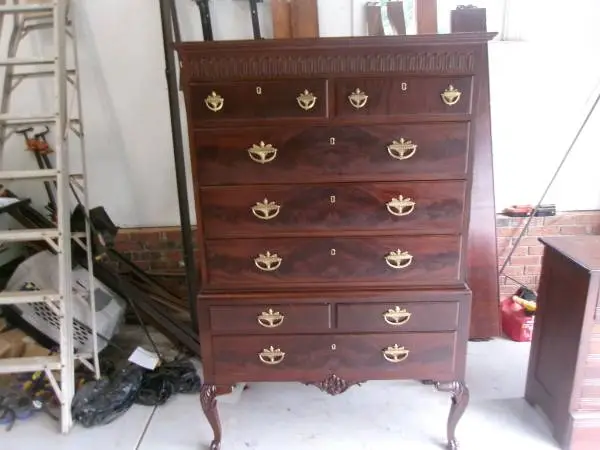 QUALITY REFURBISHED 18-1900S BURLED MAHOG CLAW FOOTED CHEST (PIC)