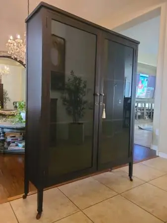 vintage glass display cabinet/hutch