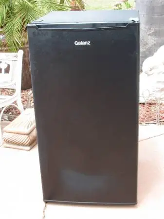 Galanz Mini Refrigerator