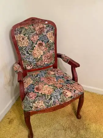 Vintage French Provincial Floral Tapestry Accent Chair / Armchair