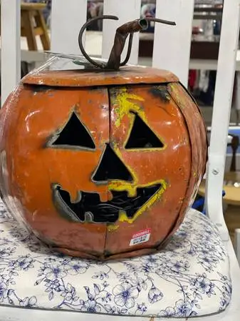 VINTAGE METAL JACK O LANTERN