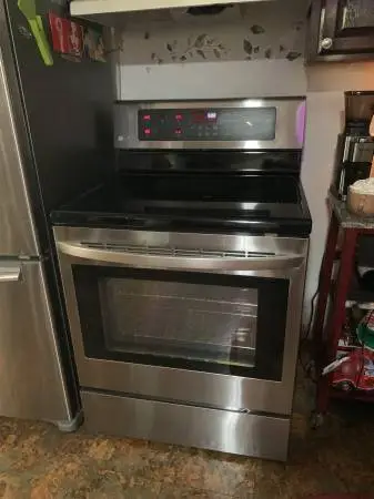 STOVE. Stainless Steal Range. Standard Size.