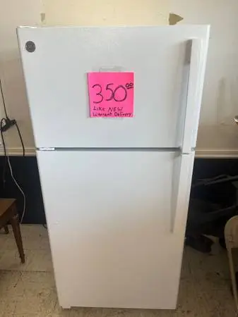 Refrigerator 2025 like new 15 ft.³ warranty delivery call/Text