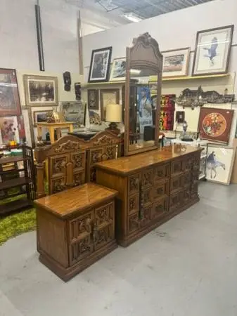 Sale - Johnon Carper SINGER 4 pc bedroom set