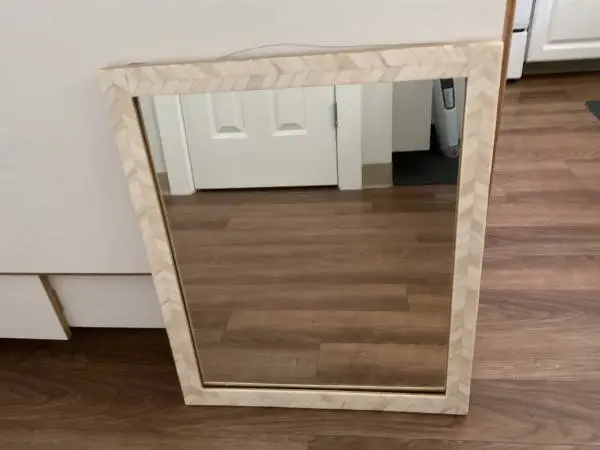 Wall mirror