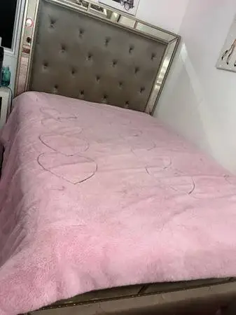 Bed with diamonds queen size