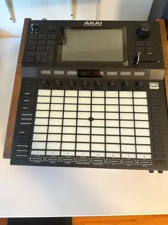 Akai Force w/ 1TB SSD + DeckSaver + Custom Stained Wood Rack – Loaded