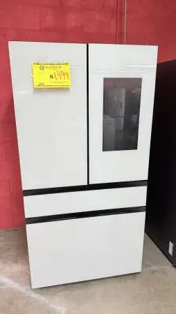 SAMSUNG FAMILY HUB REFRIGERATOR PRE OWNED,