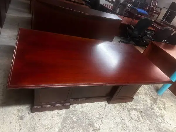 OFFICE DESK EXECUTIVE TRADITIONAL DESK