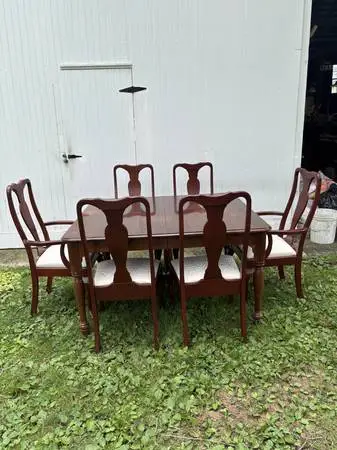 Dining room table tom-seely