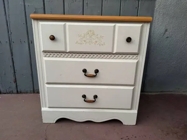 White tall dresser with three drawers in very good condition
