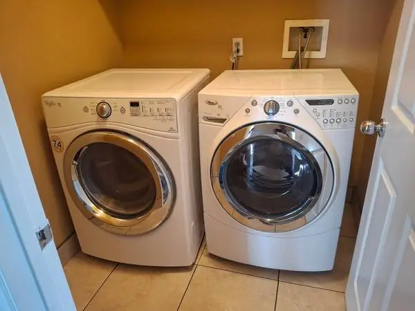Like new washer and dryer for sale