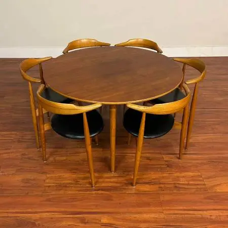 Hans Wegner for Fritz Hansen Heart Dining Set