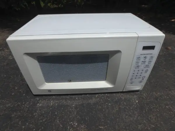 Microwave - GE, White; Delivery Possible