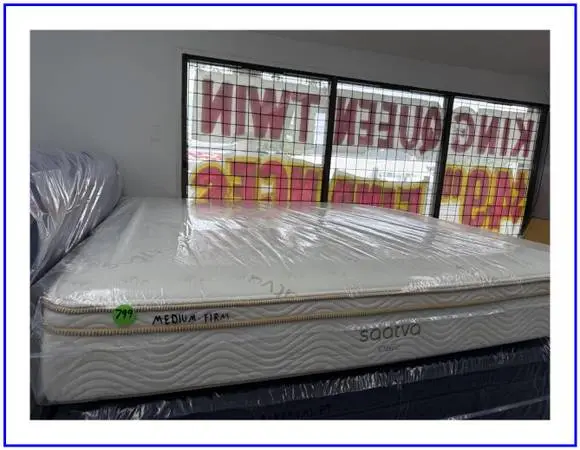 King Size Saatva Classic Mattress & Box Springs Bed Set