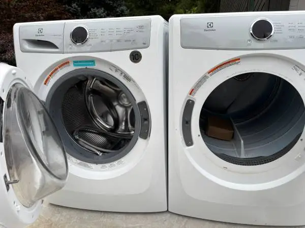 Electrolux washer and dryer set