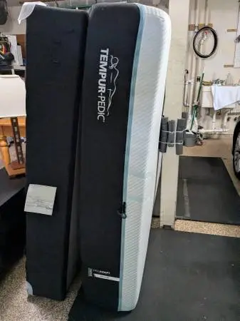 Tempur pedic queen mattress - nearly new