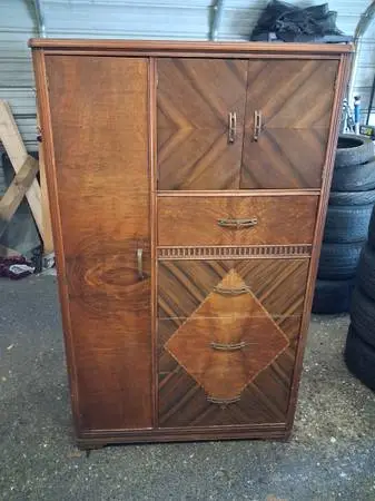 Dresser