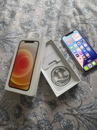 Apple iPhone 12 64gb White. Unlocked
