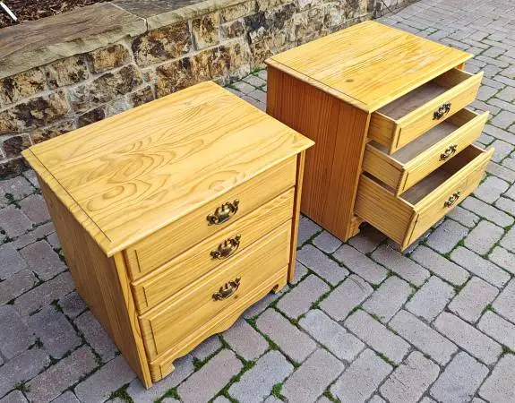 Pair of night stands