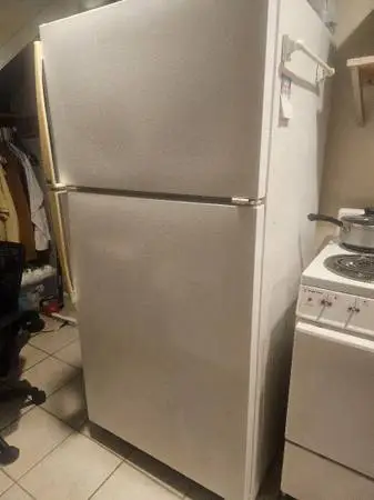 Amana Temp - Assure Refridgerator FOR SALE