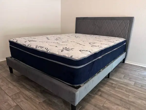 BRAND NEW 12” BAMBOO KING SIZE PILLOW TOP MATTRESS (FREE DELIVERY)