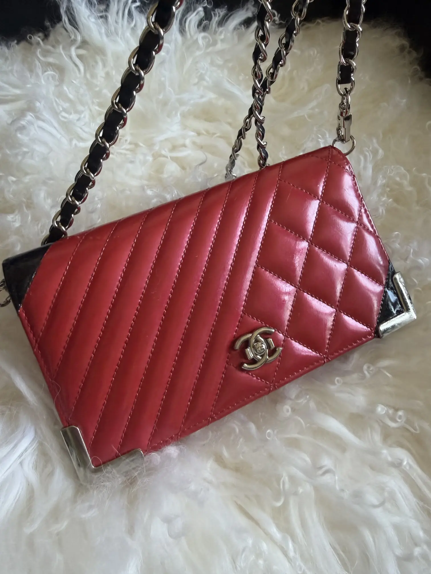 Authentic Chanel Red Patent Leather Long Wallet – Quilted CC – Authenticated