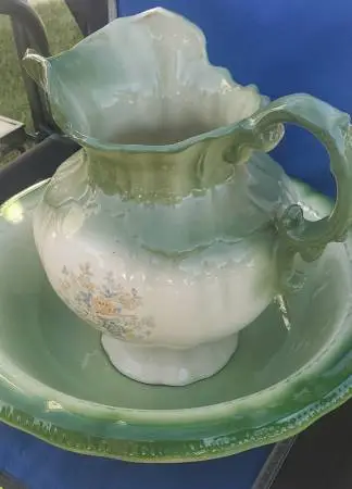 Vintage Wash Basin and Pitcher