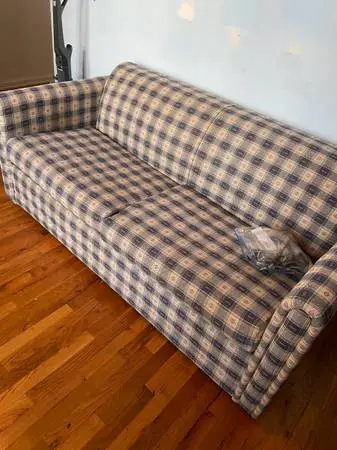 Pull out sleeoer sofa