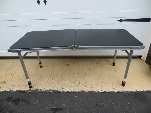 SMALL FOLDING TABLE - H/D