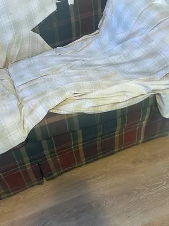 Sleep Sofa plaid never used ! Plush mattress